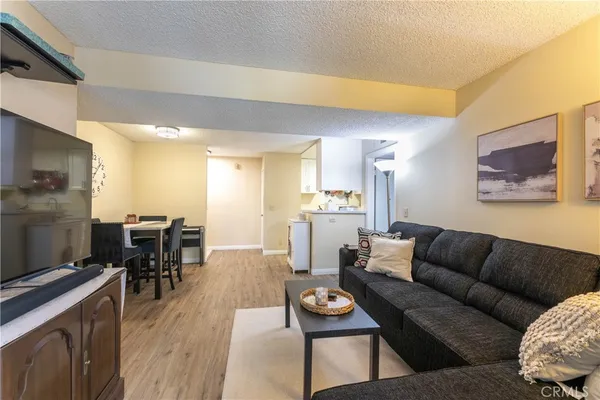 $449,900 | 2507 East 15th Street, Unit 118, Long Beach, CA 90804