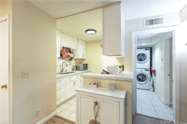 $449,900 | 2507 East 15th Street, Unit 118, Long Beach, CA 90804