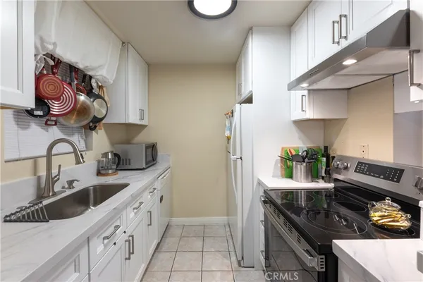 $449,900 | 2507 East 15th Street, Unit 118, Long Beach, CA 90804