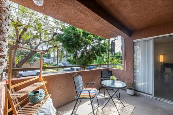 $449,900 | 2507 East 15th Street, Unit 118, Long Beach, CA 90804