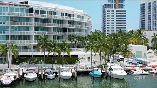 $5,500 | 6620 Indian Creek Drive, Unit 516, Miami Beach, FL 33141