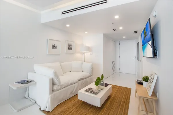 $5,500 | 6620 Indian Creek Drive, Unit 516, Miami Beach, FL 33141