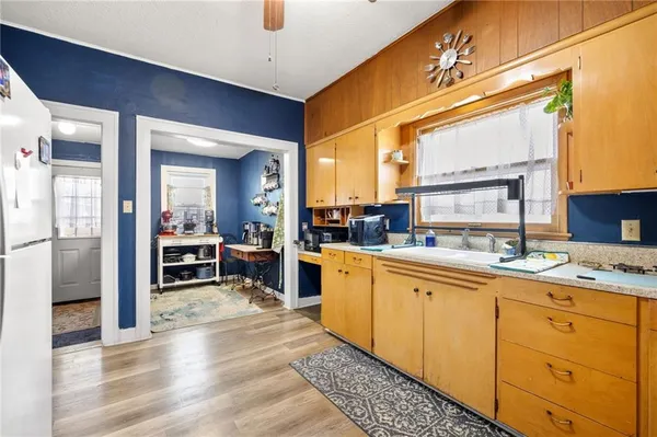 $240,000 | 403 North Wooden Avenue, Braymer, MO 64624