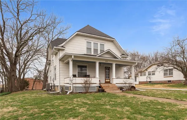 $240,000 | 403 North Wooden Avenue, Braymer, MO 64624