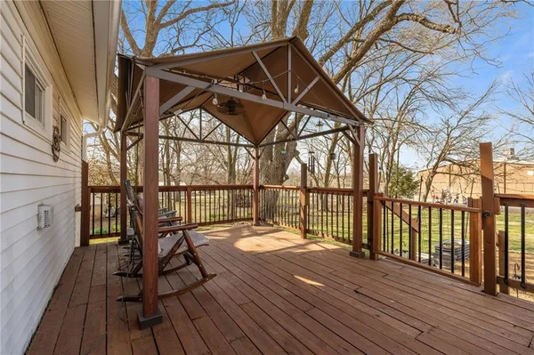 $240,000 | 403 North Wooden Avenue, Braymer, MO 64624