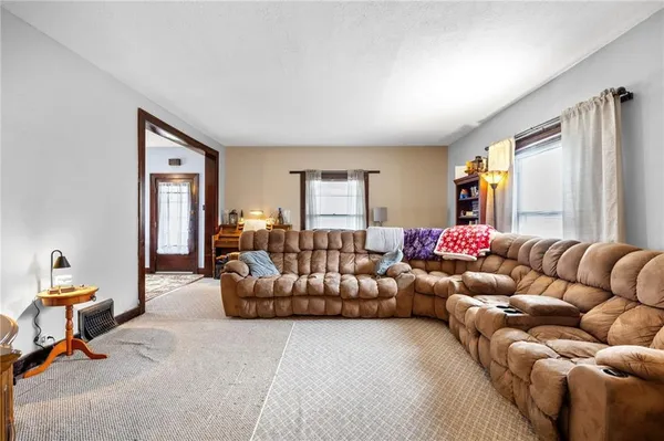 $240,000 | 403 North Wooden Avenue, Braymer, MO 64624