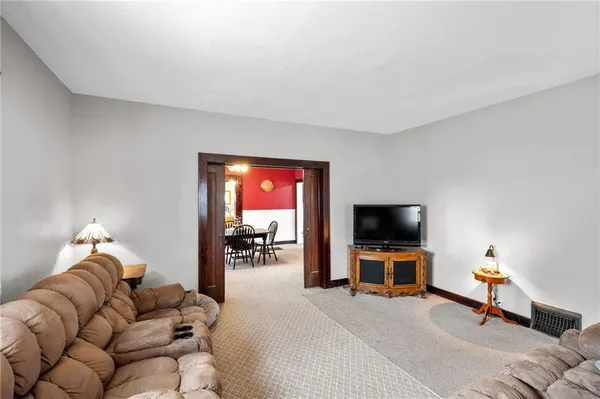 $240,000 | 403 North Wooden Avenue, Braymer, MO 64624