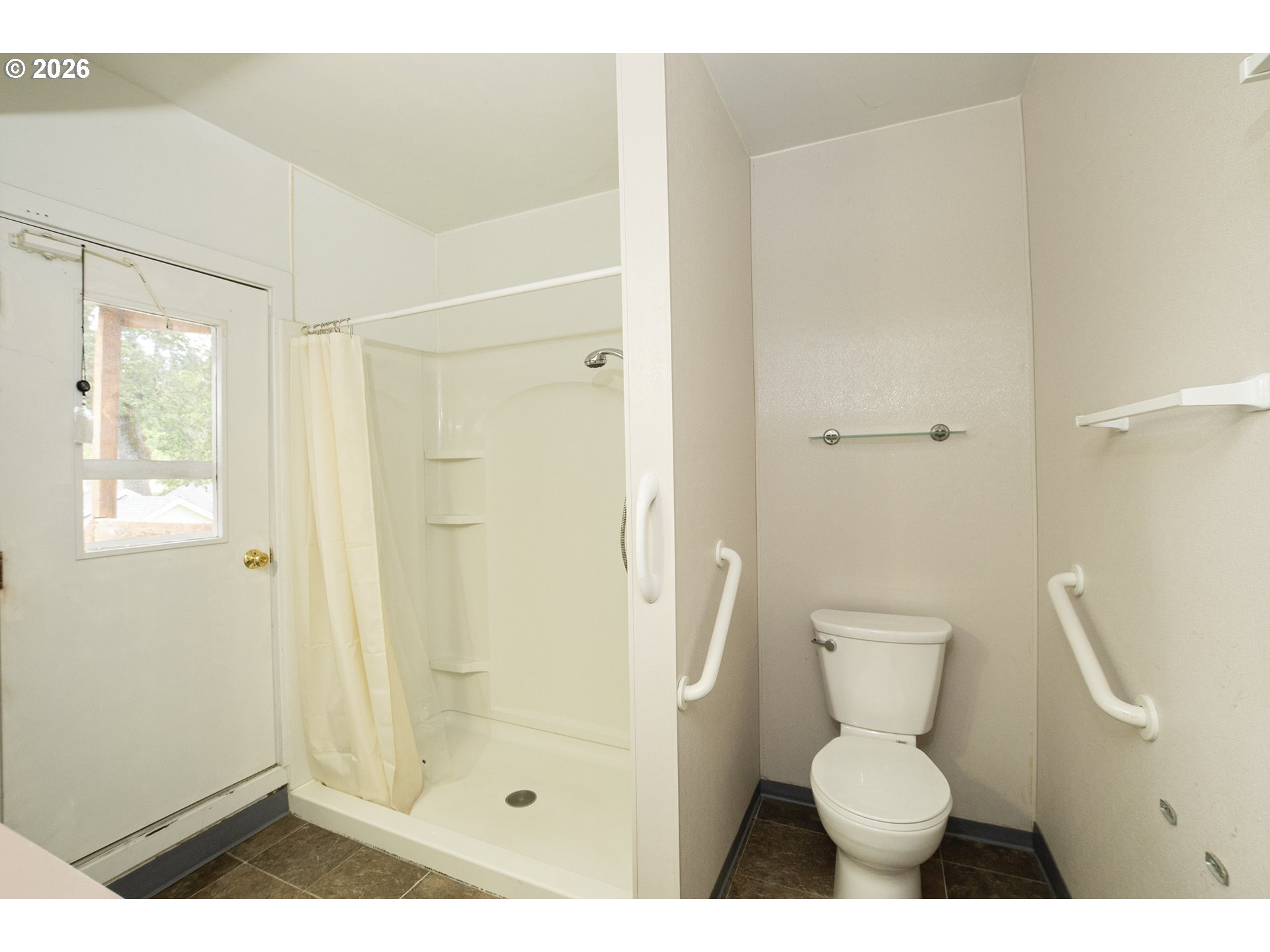 425 North 9th Street Cottage Grove, OR 97424 - Photo 31 of 48 Bathroom