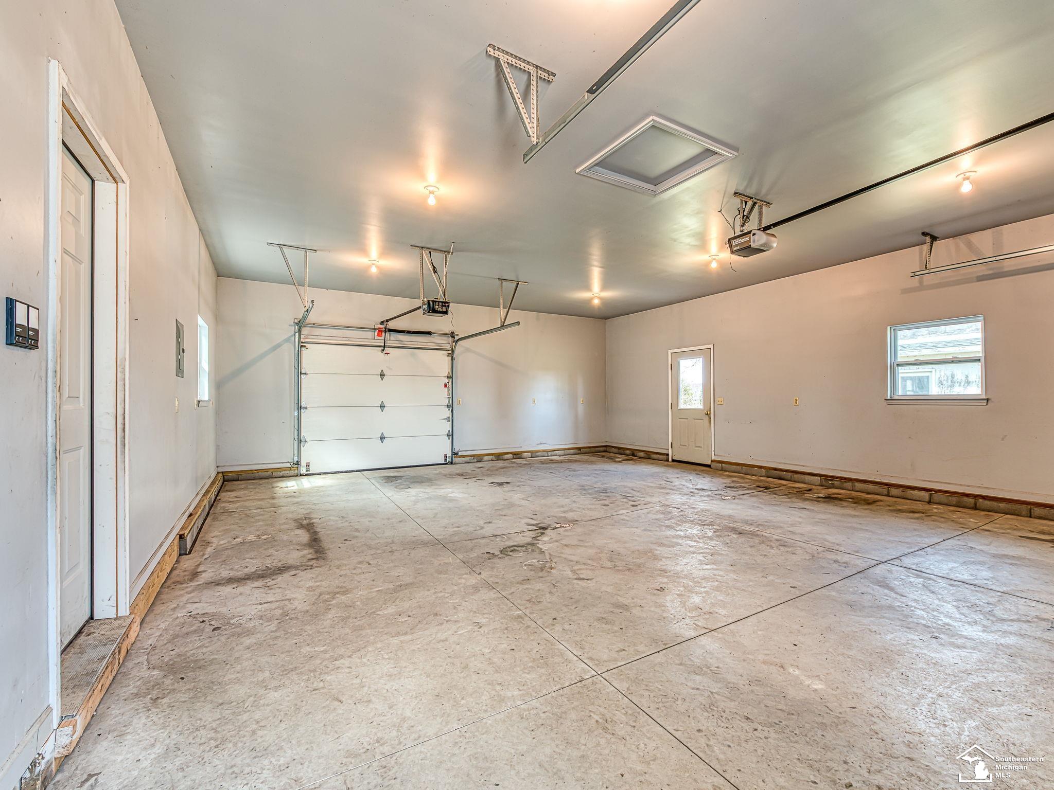 1932 West Albain Road Monroe, MI 48161 - Photo 23 of 57 50203798-cce6ada6-a0eb-47da-9f68-480012ce2400.JPG