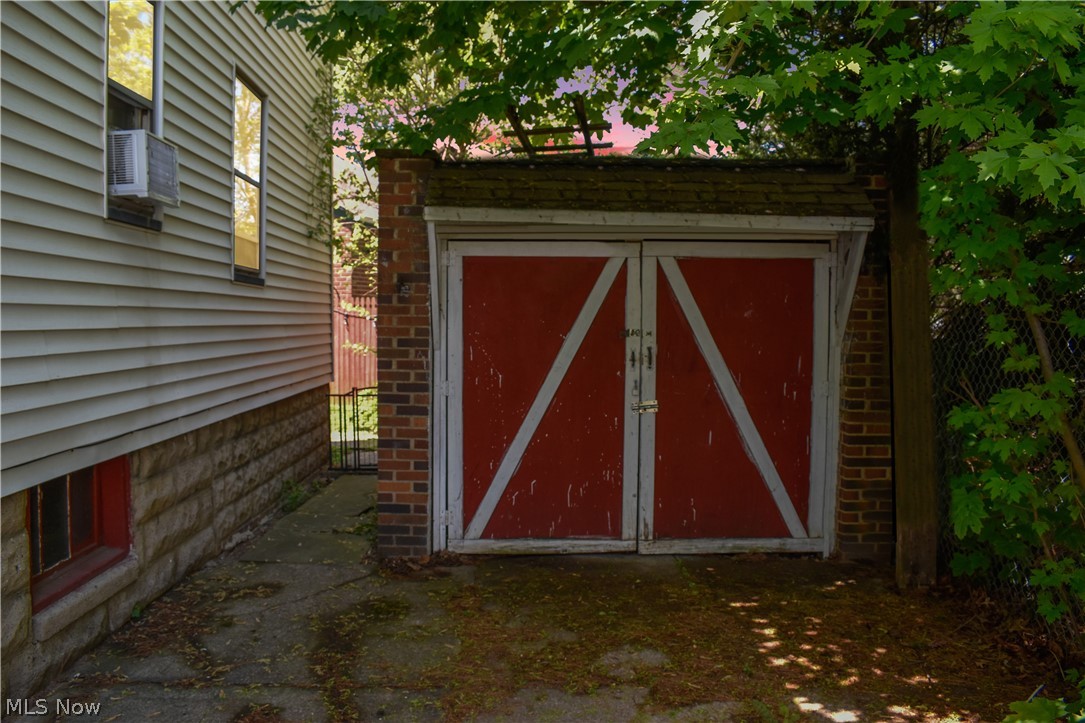 14910 Triskett Road Cleveland, OH 44111 - Photo 11 of 12 Gallery Image 11