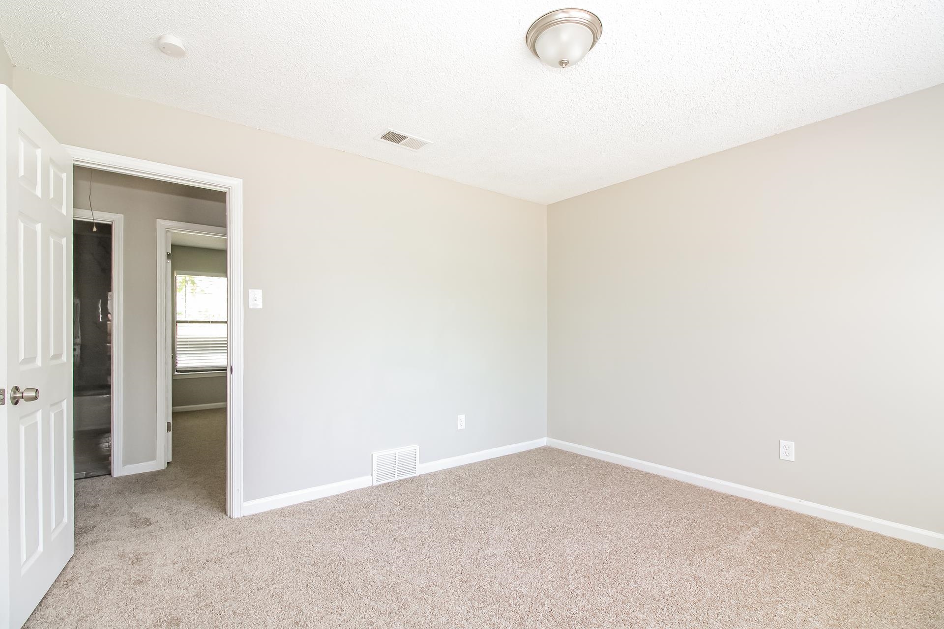 3546 Christine Road Memphis, TN 38118 - Photo 19 of 23 an empty room with closet