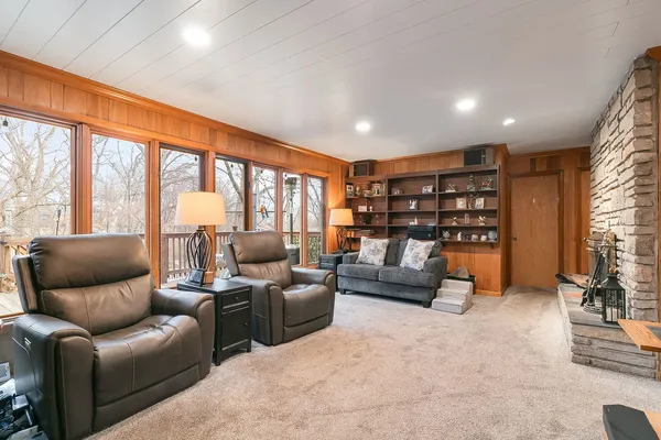 $474,500 | 9215 South 83rd Avenue, Hickory Hills, IL 60457