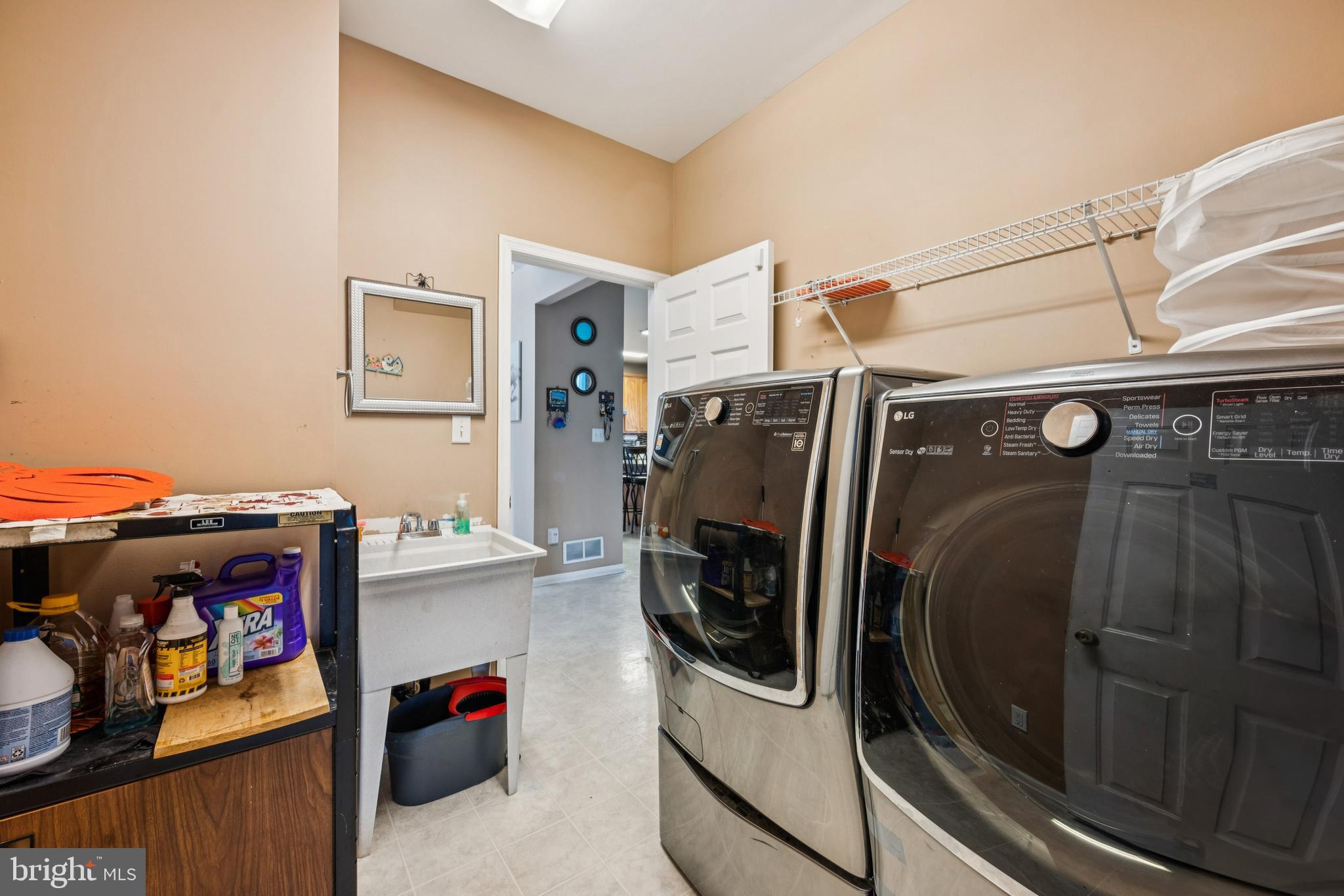 17 Jasmine Way Sewell, NJ 08080 - Photo 28 of 30 a utility room with dryer and washer