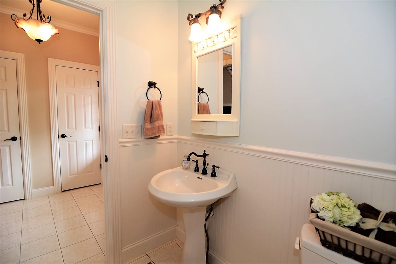 699 South Center Road Boonville, IN 47601 - Photo 4 of 36 Gallery Image 4