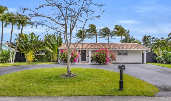 $1,165,000 | 366 Elm Avenue, Tequesta, FL 33469