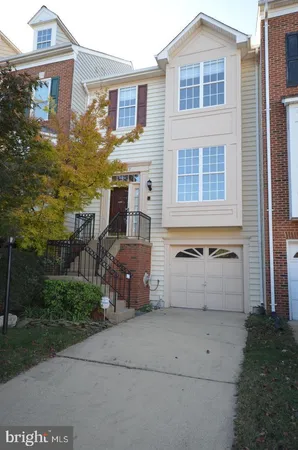 $3,000 | 44037 Kings Arms Square, Ashburn, VA 20147
