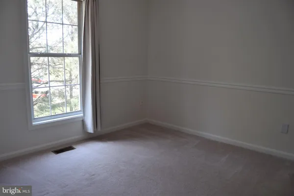 $3,000 | 44037 Kings Arms Square, Ashburn, VA 20147