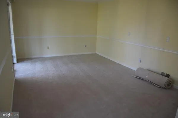 $3,000 | 44037 Kings Arms Square, Ashburn, VA 20147