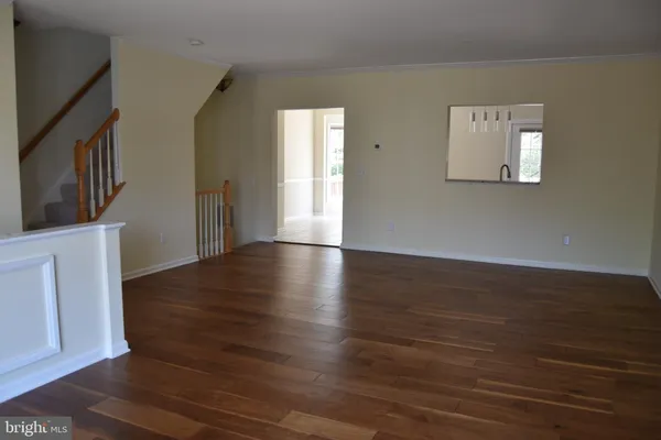 $3,000 | 44037 Kings Arms Square, Ashburn, VA 20147