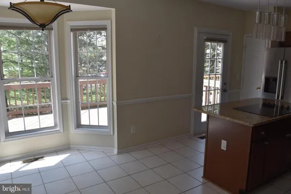 $3,000 | 44037 Kings Arms Square, Ashburn, VA 20147