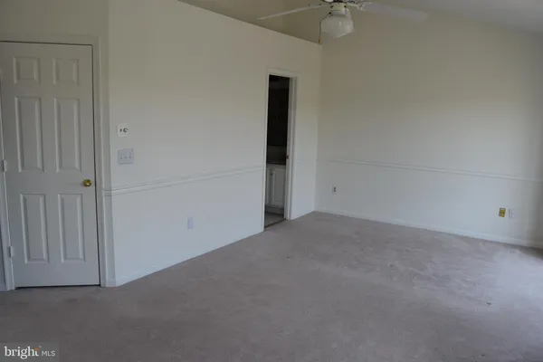 $3,000 | 44037 Kings Arms Square, Ashburn, VA 20147