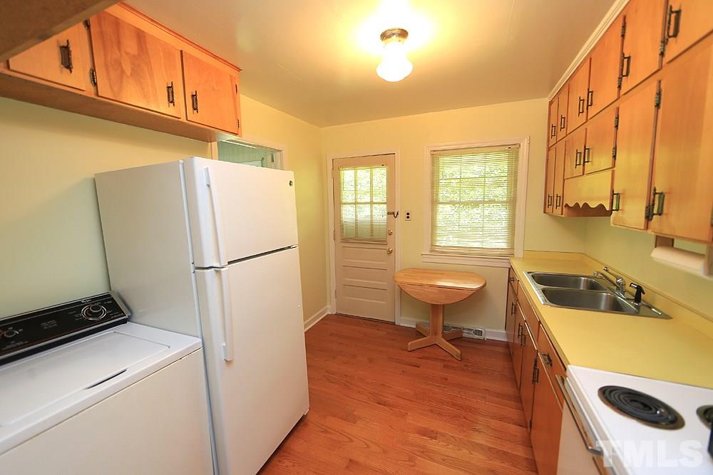 1504 Hanover Street Raleigh, NC 27608 - Photo 6 of 12