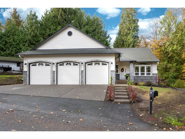 $759,000 | 6101 Southeast Parmenter Court, Milwaukie, OR 97267