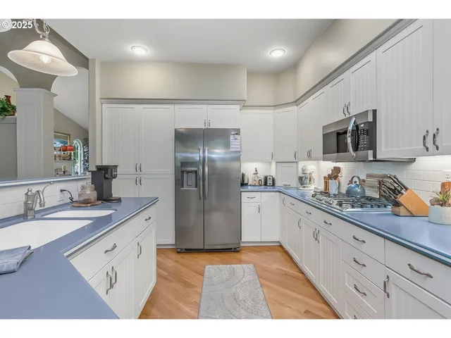 $759,000 | 6101 Southeast Parmenter Court, Milwaukie, OR 97267