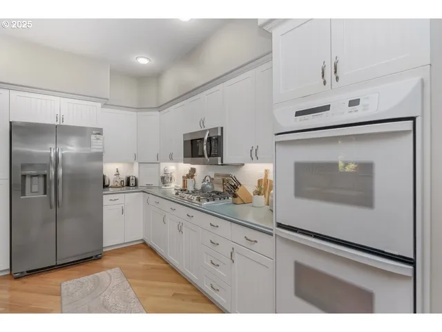 $759,000 | 6101 Southeast Parmenter Court, Milwaukie, OR 97267