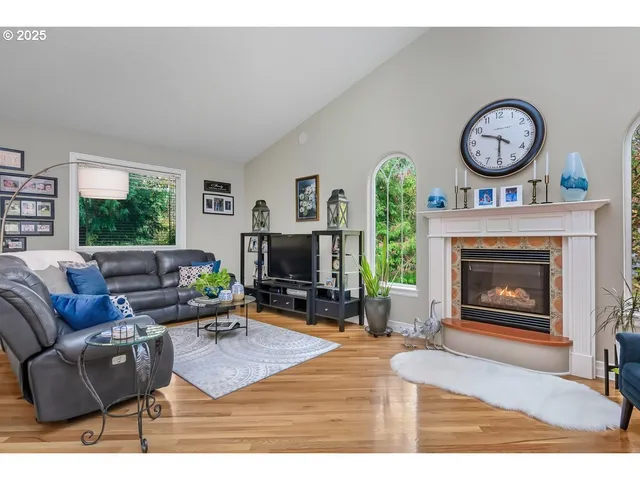 $759,000 | 6101 Southeast Parmenter Court, Milwaukie, OR 97267