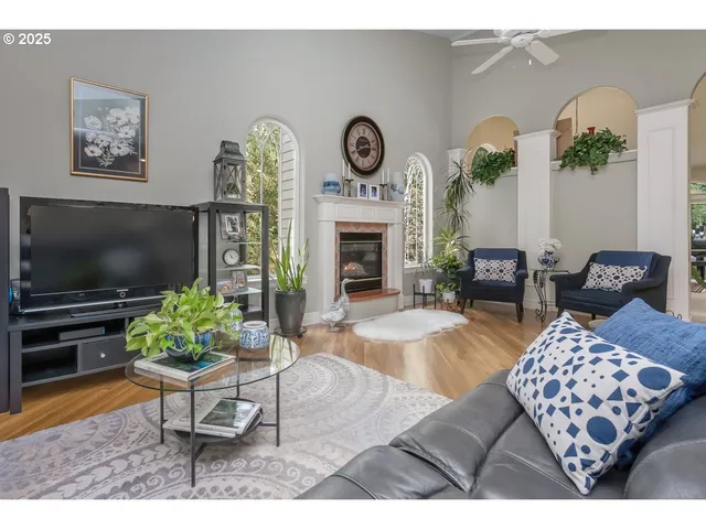 $759,000 | 6101 Southeast Parmenter Court, Milwaukie, OR 97267