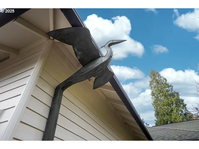 $759,000 | 6101 Southeast Parmenter Court, Milwaukie, OR 97267