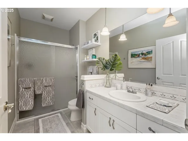 $759,000 | 6101 Southeast Parmenter Court, Milwaukie, OR 97267