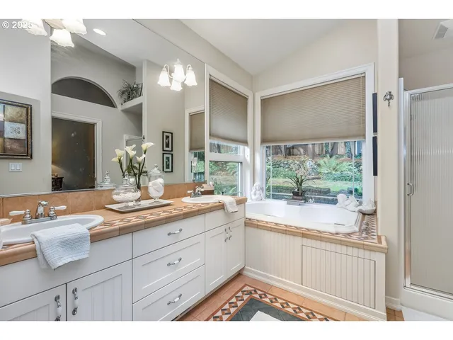 $759,000 | 6101 Southeast Parmenter Court, Milwaukie, OR 97267