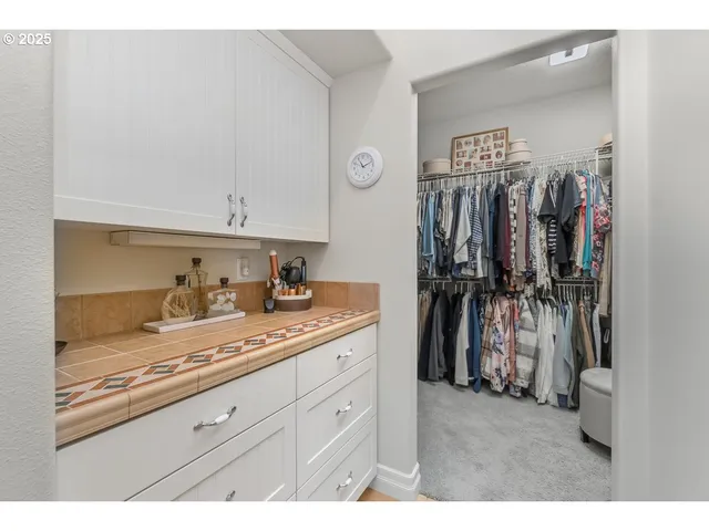 $759,000 | 6101 Southeast Parmenter Court, Milwaukie, OR 97267