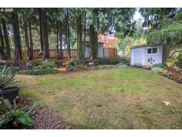 $759,000 | 6101 Southeast Parmenter Court, Milwaukie, OR 97267