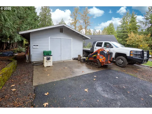 $759,000 | 6101 Southeast Parmenter Court, Milwaukie, OR 97267