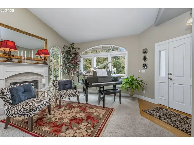 $759,000 | 6101 Southeast Parmenter Court, Milwaukie, OR 97267