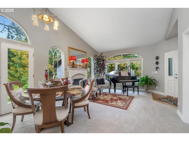 $759,000 | 6101 Southeast Parmenter Court, Milwaukie, OR 97267