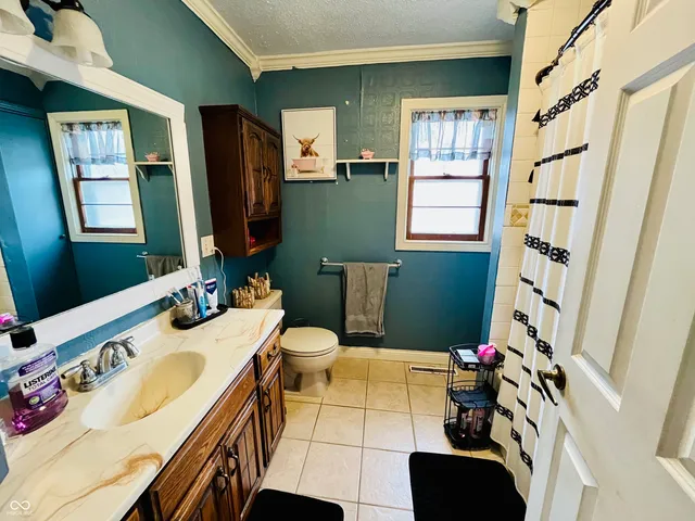 $220,000 | 129 Center Street, Williamsport, IN 47993