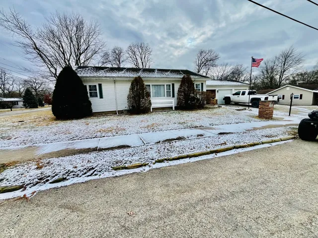 $220,000 | 129 Center Street, Williamsport, IN 47993