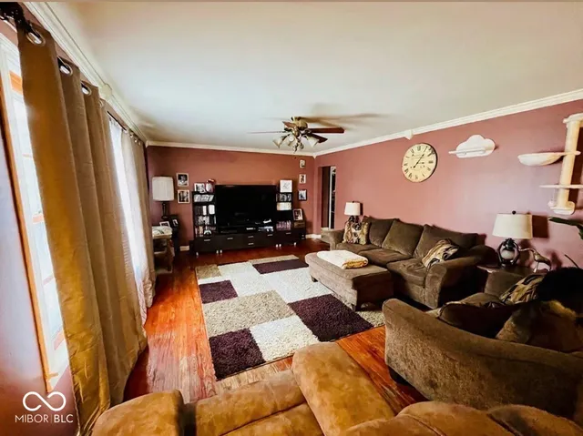 $220,000 | 129 Center Street, Williamsport, IN 47993