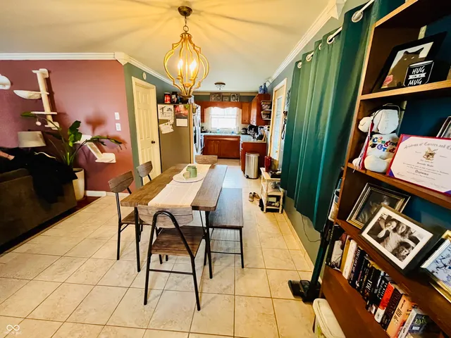 $220,000 | 129 Center Street, Williamsport, IN 47993