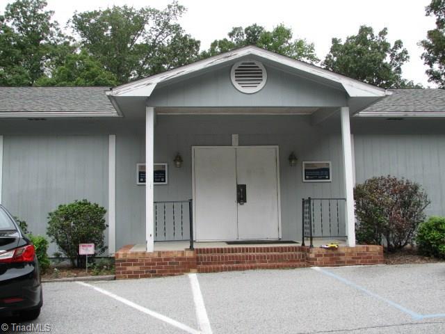 635 Liberty Road High Point, NC 27263 - Photo 2 of 27