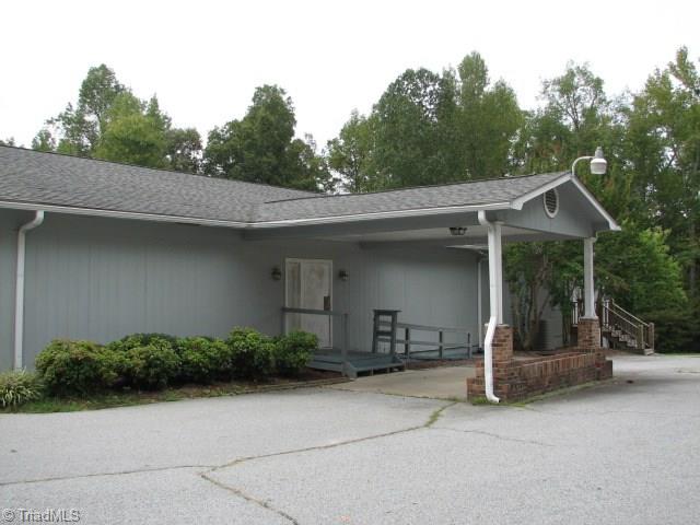 635 Liberty Road High Point, NC 27263 - Photo 3 of 27