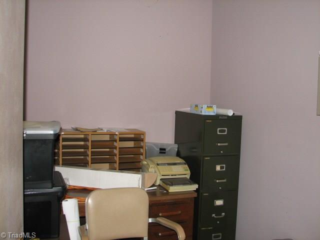 635 Liberty Road High Point, NC 27263 - Photo 22 of 27