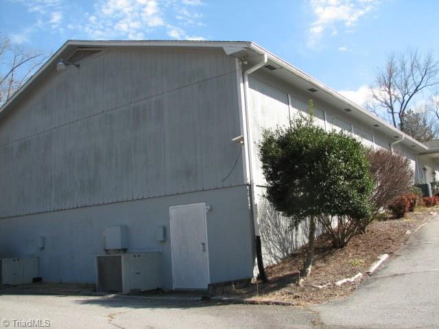 635 Liberty Road High Point, NC 27263 - Photo 4 of 27