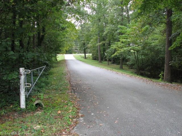 635 Liberty Road High Point, NC 27263 - Photo 5 of 27