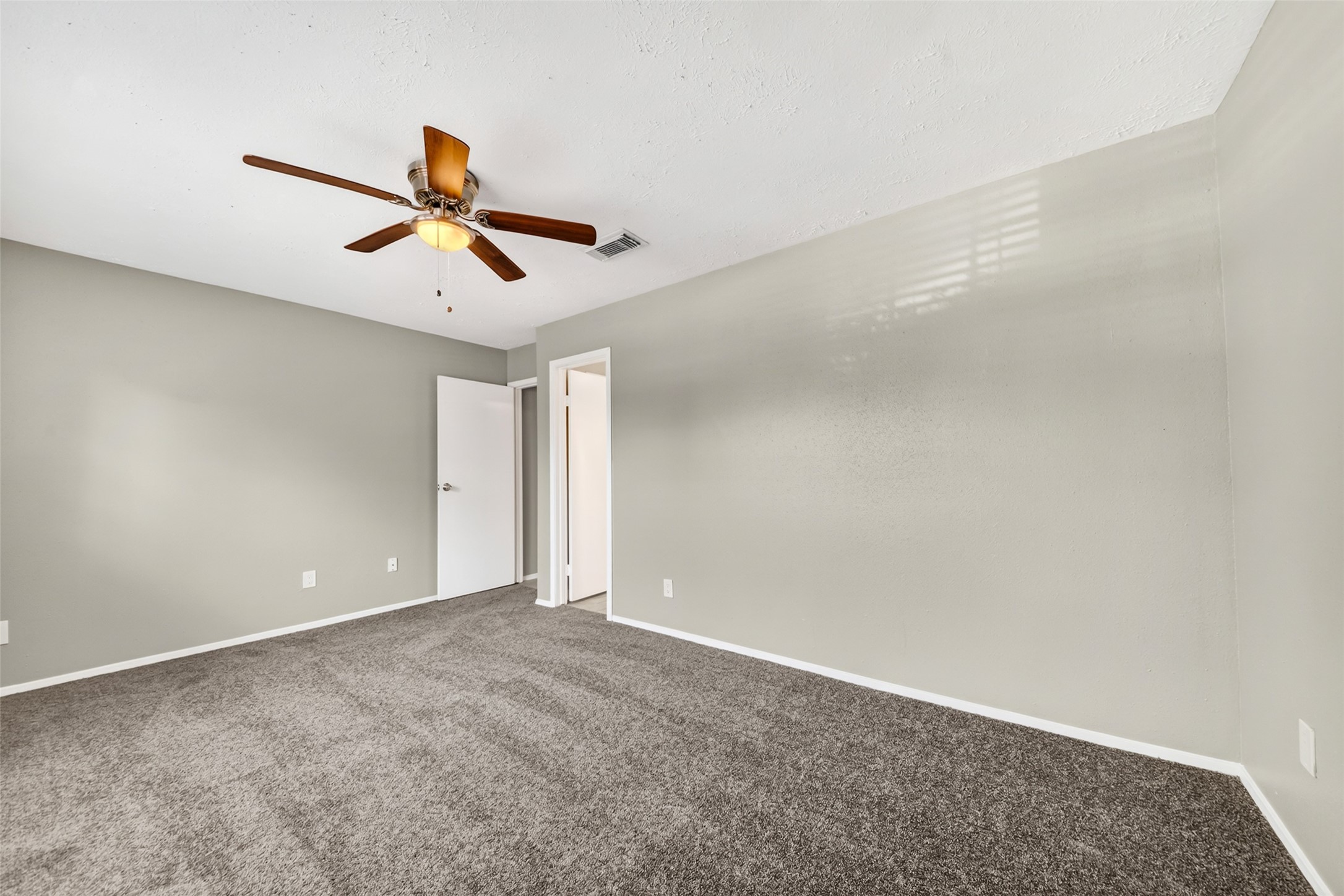 3119 Oak Rock Spring, TX 77373 - Photo 9 of 25 a view of room