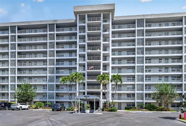 $2,700 | 4015 West Palm Aire Drive, Unit 502, Pompano Beach, FL 33069